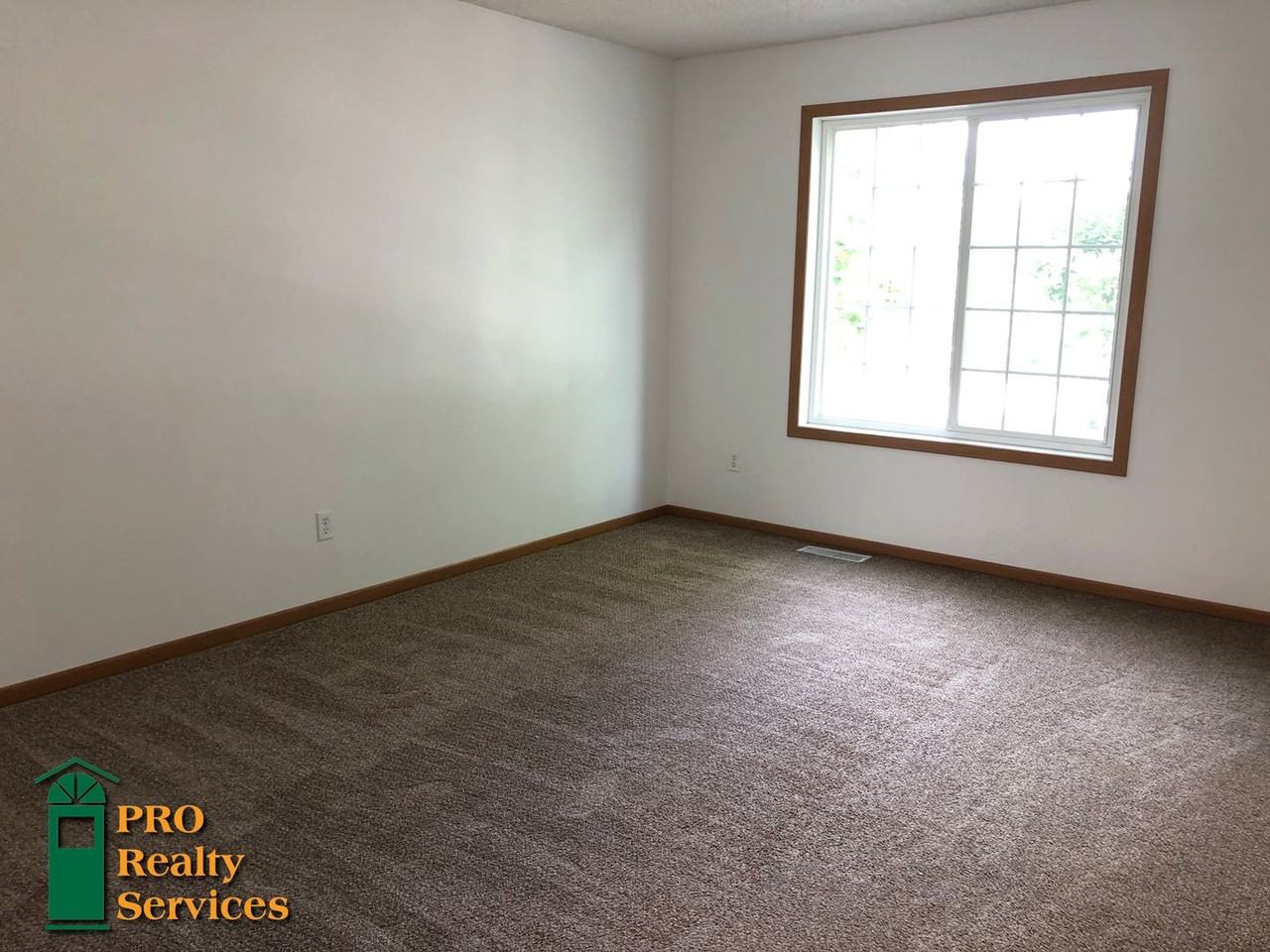 16105 71st Ln Ne - Photo 3 of 16