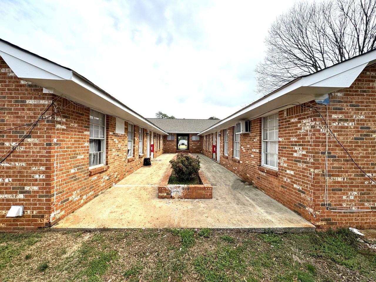 208 Cloverleaf Dr. - Photo 3 of 19