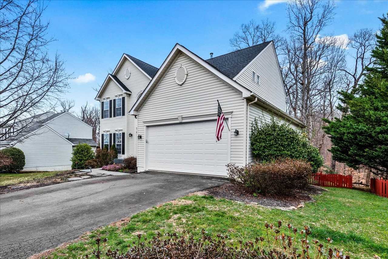 3707 Carlyle Ct - Photo 3 of 38