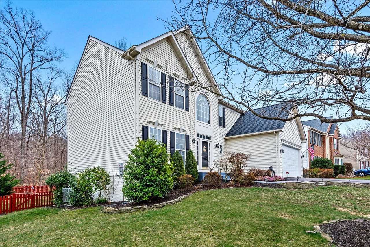 3707 Carlyle Ct - Photo 4 of 38