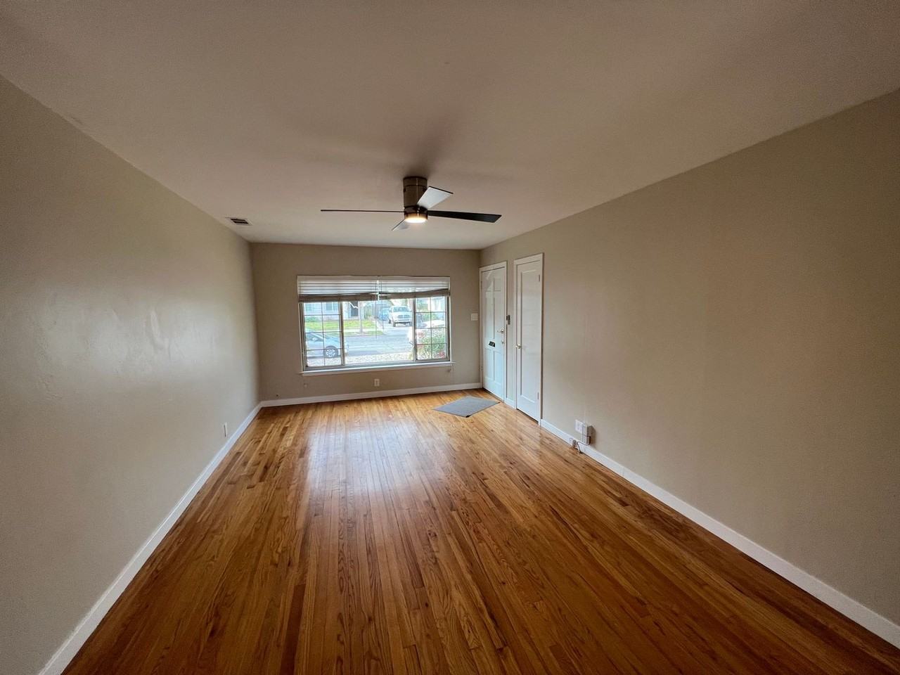 110 Alameda Blvd - Photo 3 of 9