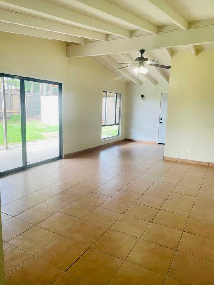 6501 Graylock Ln - Photo 2 of 12