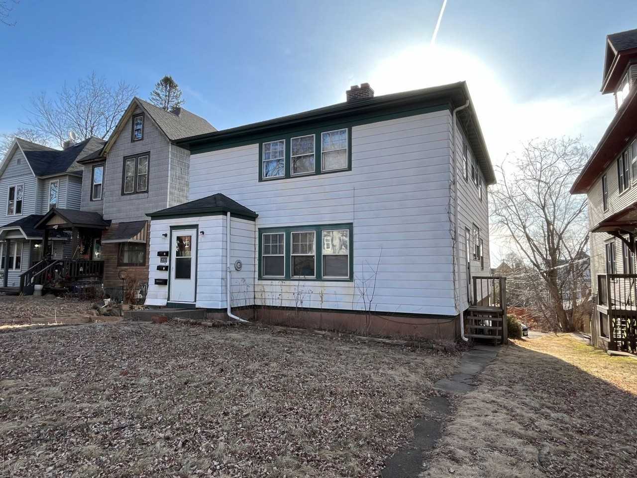 2010 E 1st St, Duluth, MN 55812 - Photo 2 of 15