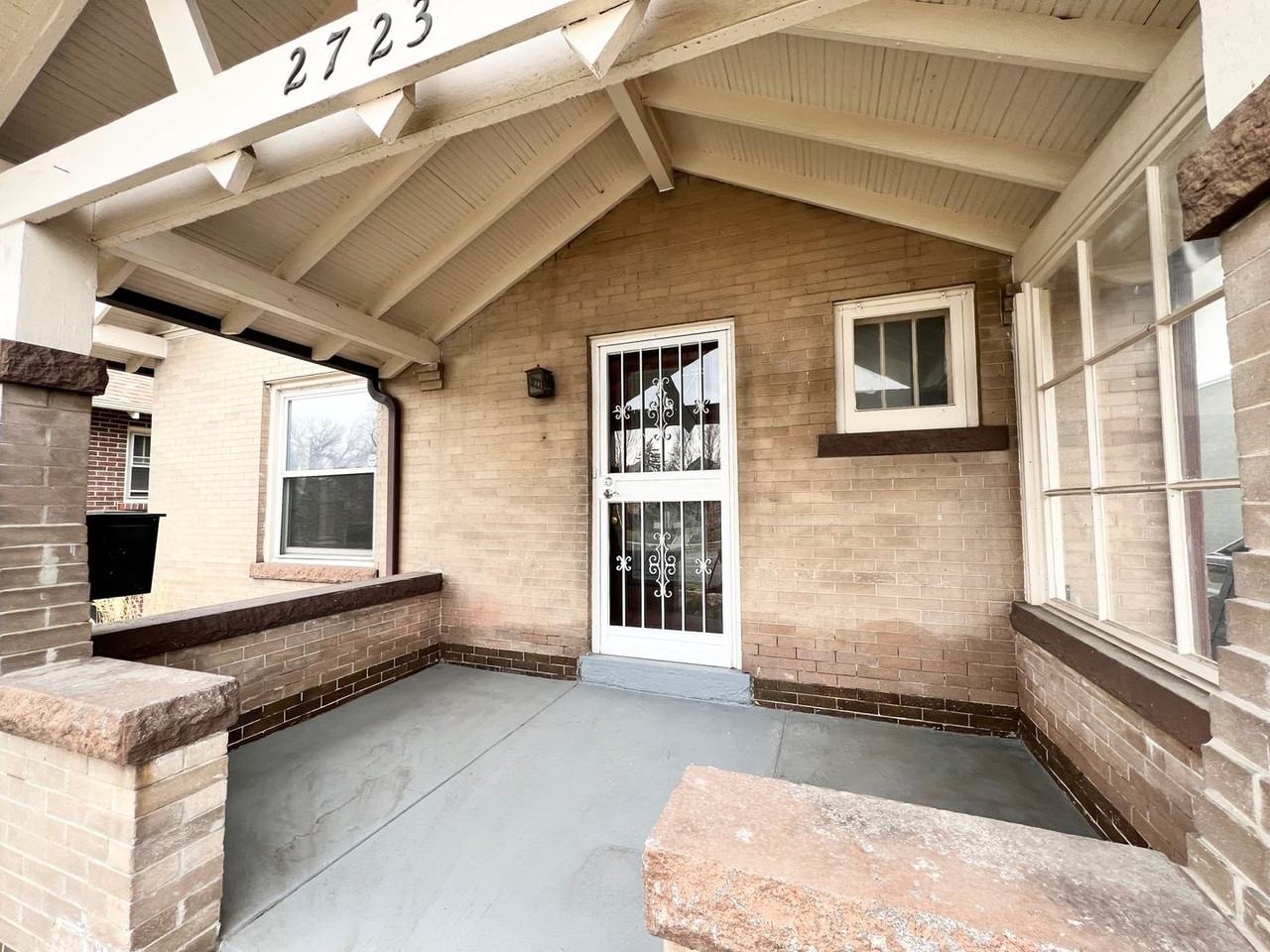 2723 N York St - Photo 2 of 30