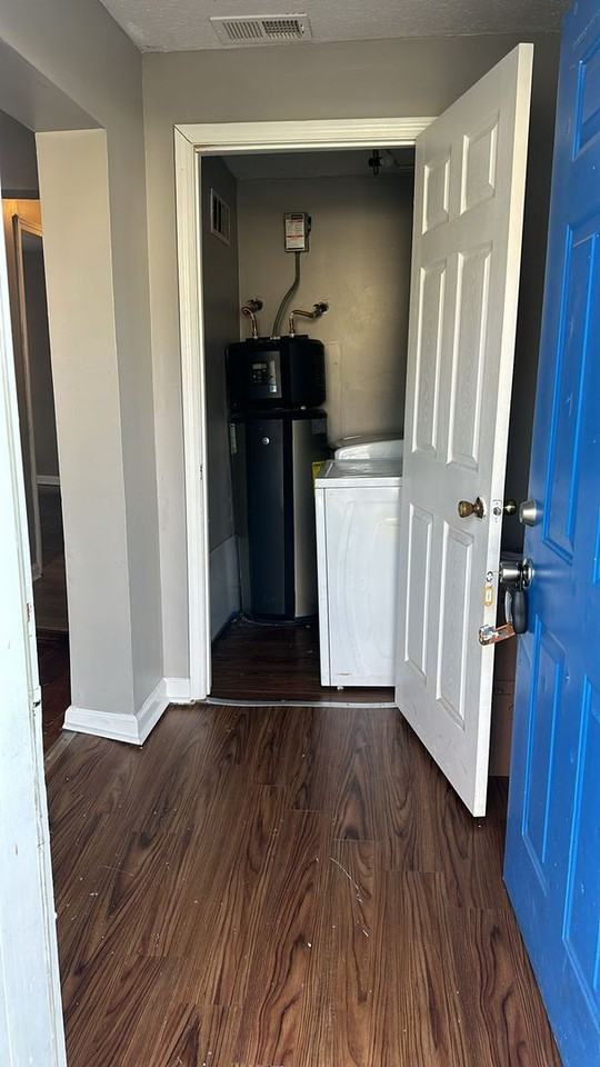 147 Rand Ave - Photo 3 of 8