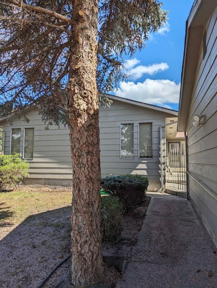 2235 14th St - Photo 2 of 21