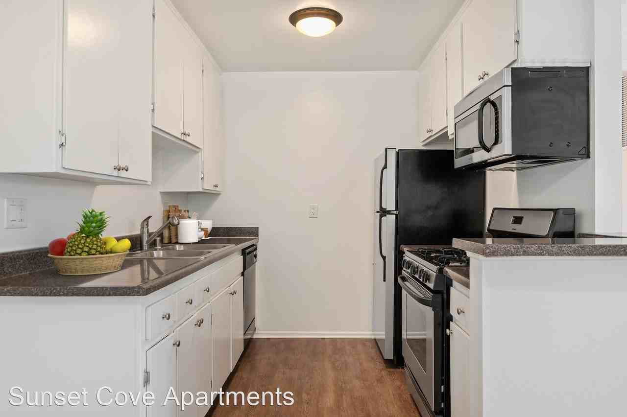 Sunset Cove 1470 S. Victoria Ave. - Photo 3 of 8