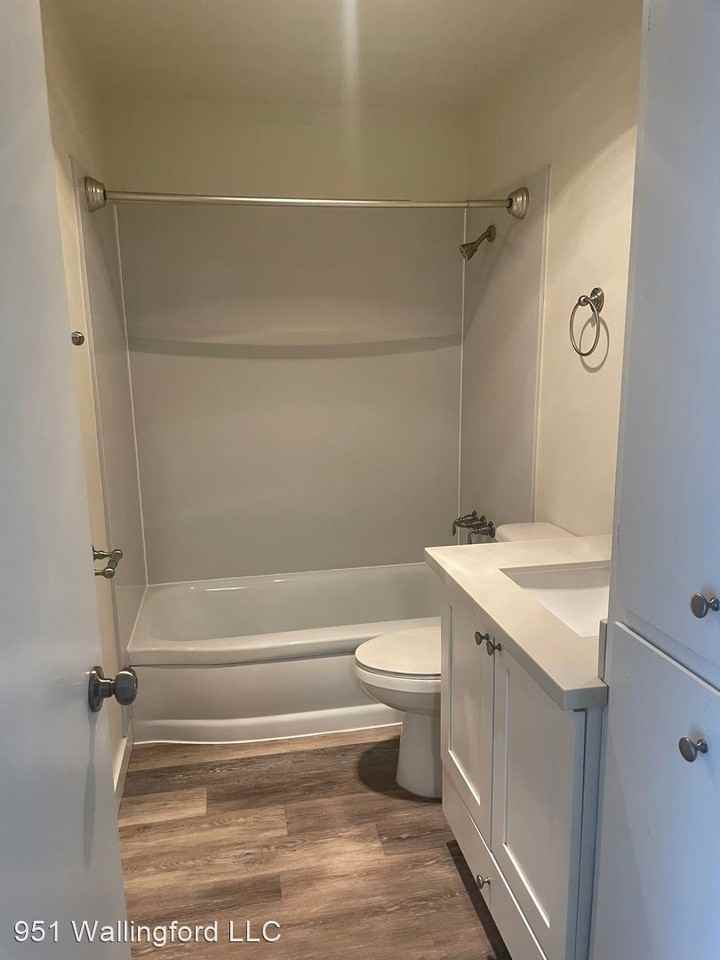 951 N 42nd St - Photo 2 of 11