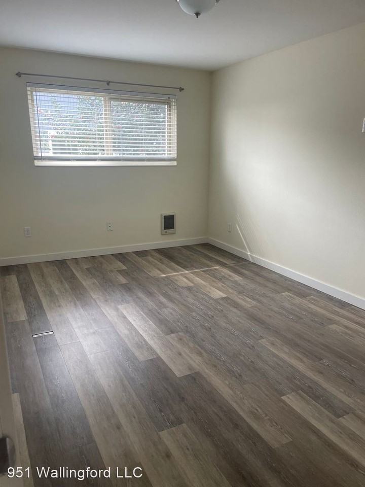 951 N 42nd St - Photo 3 of 11
