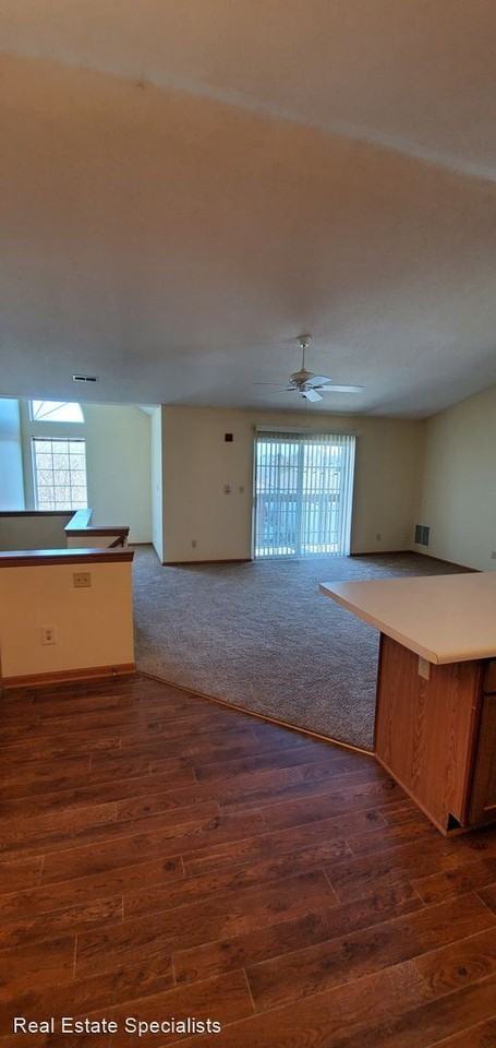 610 N. Spring St. - Photo 3 of 7