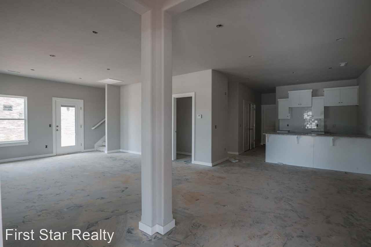 572 N Salem Rd - Photo 2 of 18