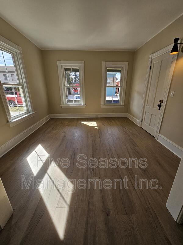 98 N Champlain St - Photo 2 of 11