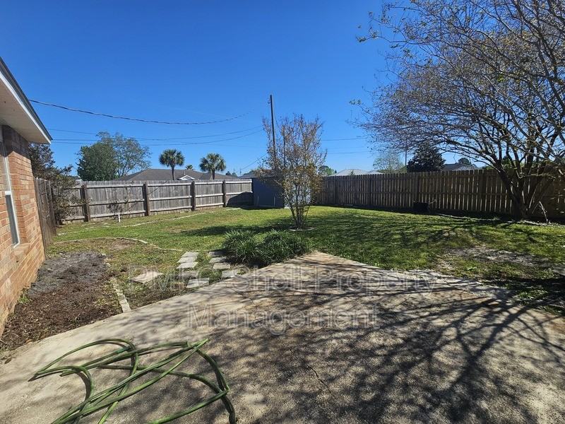 2112 Antillies Dr - Photo 2 of 21