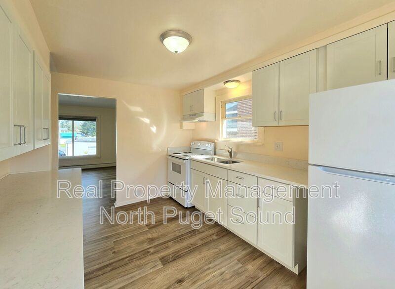 2327 1/2 Lombard Ave - Photo 3 of 19