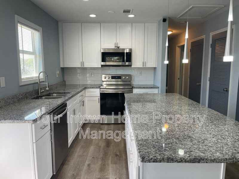 807 Grant Ter Se - Photo 2 of 19