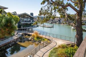 featured image of 122 Captains Lndg #1