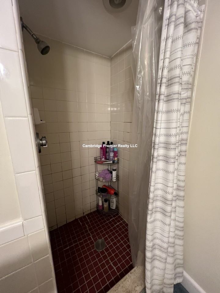 Chatham St #B1 - Photo 3 of 8