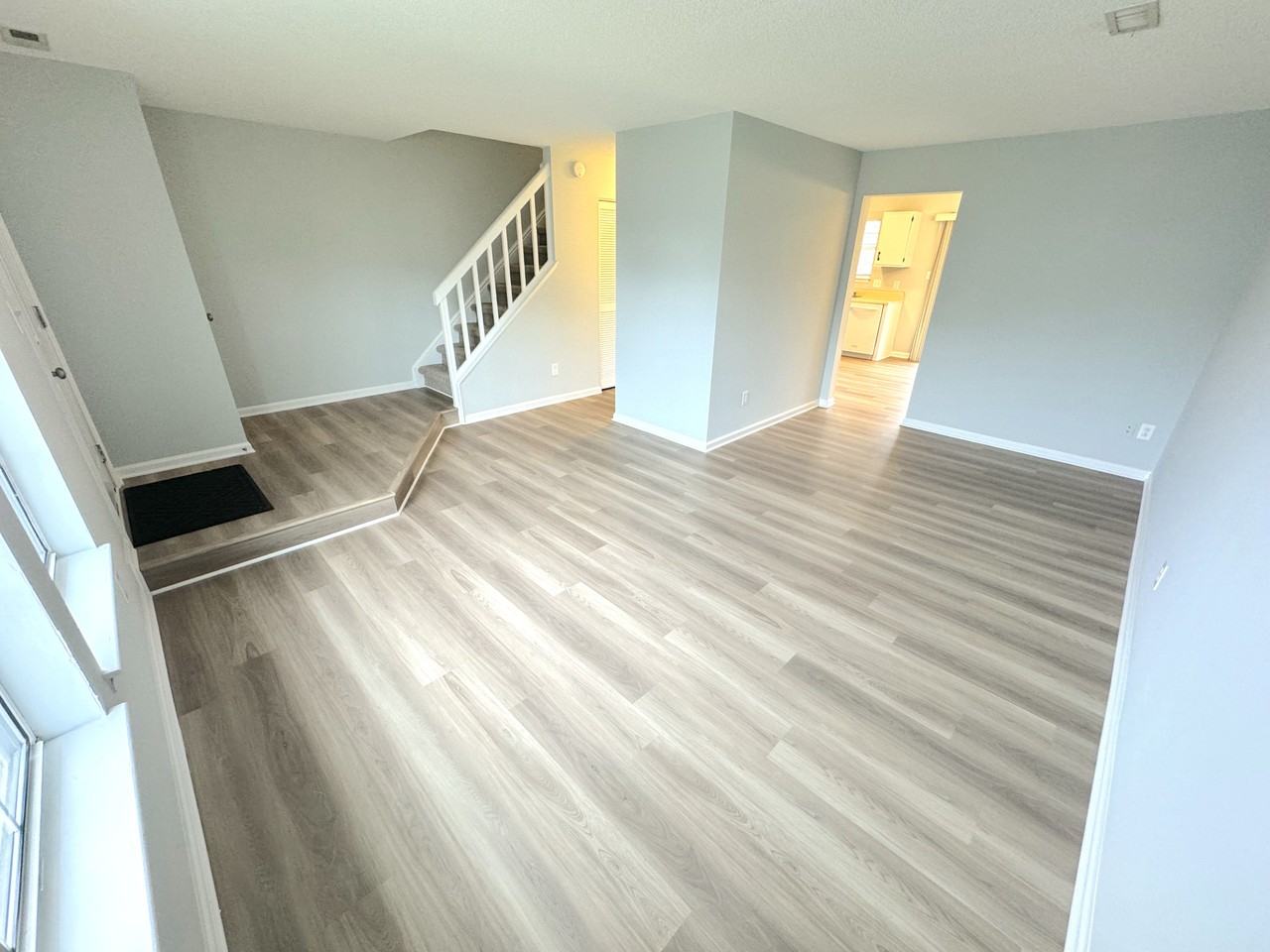700 Wolftrap Ln - Photo 3 of 24