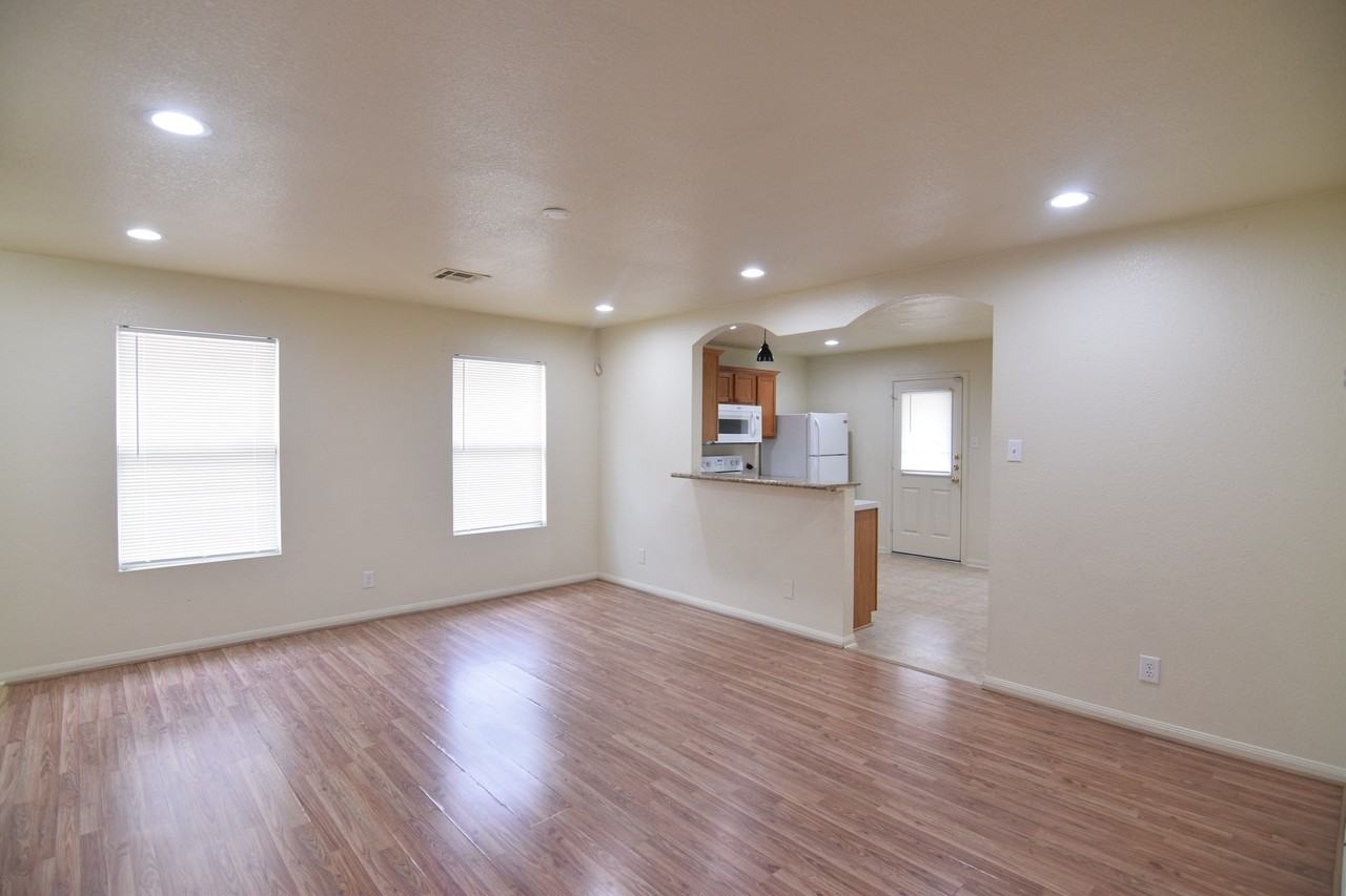 2907 Blackburn Dr - Photo 7 of 19