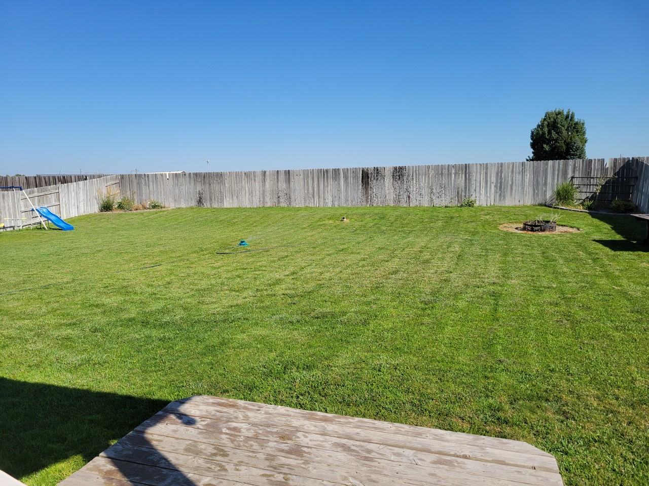 390 E Oak St - Photo 2 of 6