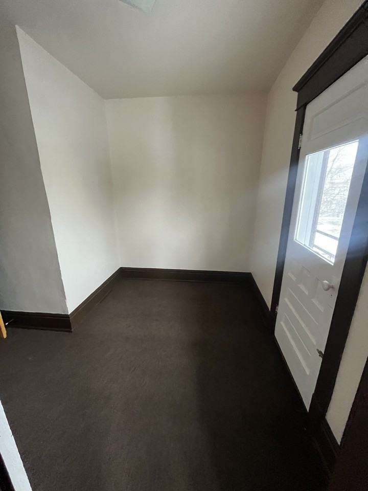134 Burgard Pl - Photo 3 of 22