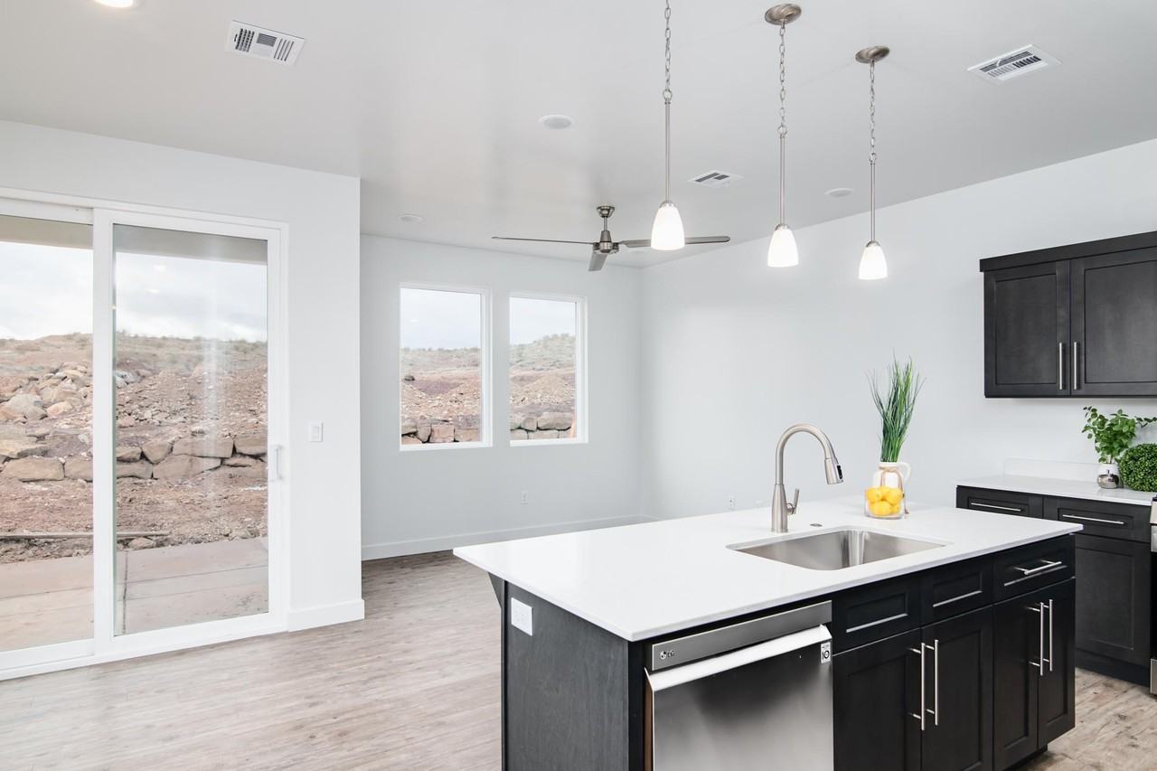 1055 W Province Way #113 - Photo 3 of 23