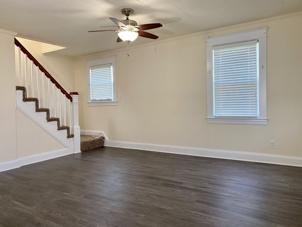 1317 Maple Ave - Photo 3 of 26