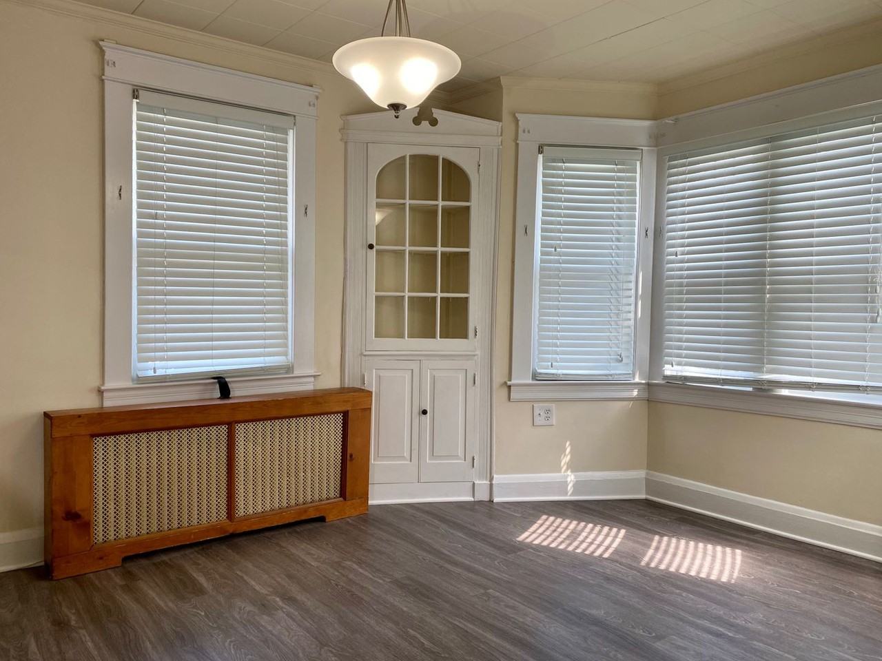 1317 Maple Ave - Photo 7 of 26