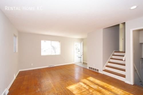 806 S Ridgeview Rd - Photo 3 of 25
