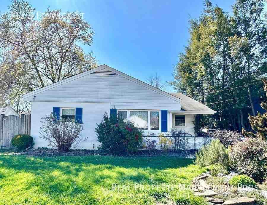 312 S Fenwick St - Photo 2 of 35