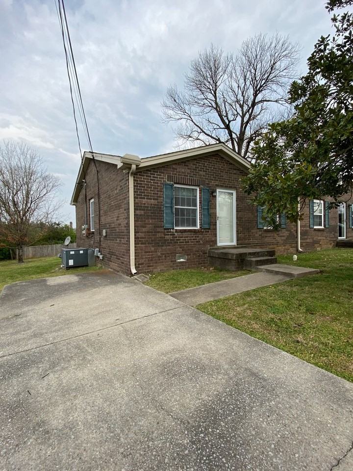 Hunting Dr_4108-4110 - Photo 2 of 14