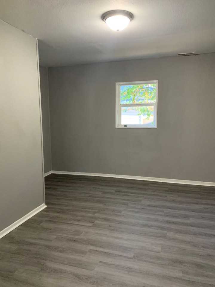2304 N National Ave - Photo 5 of 8