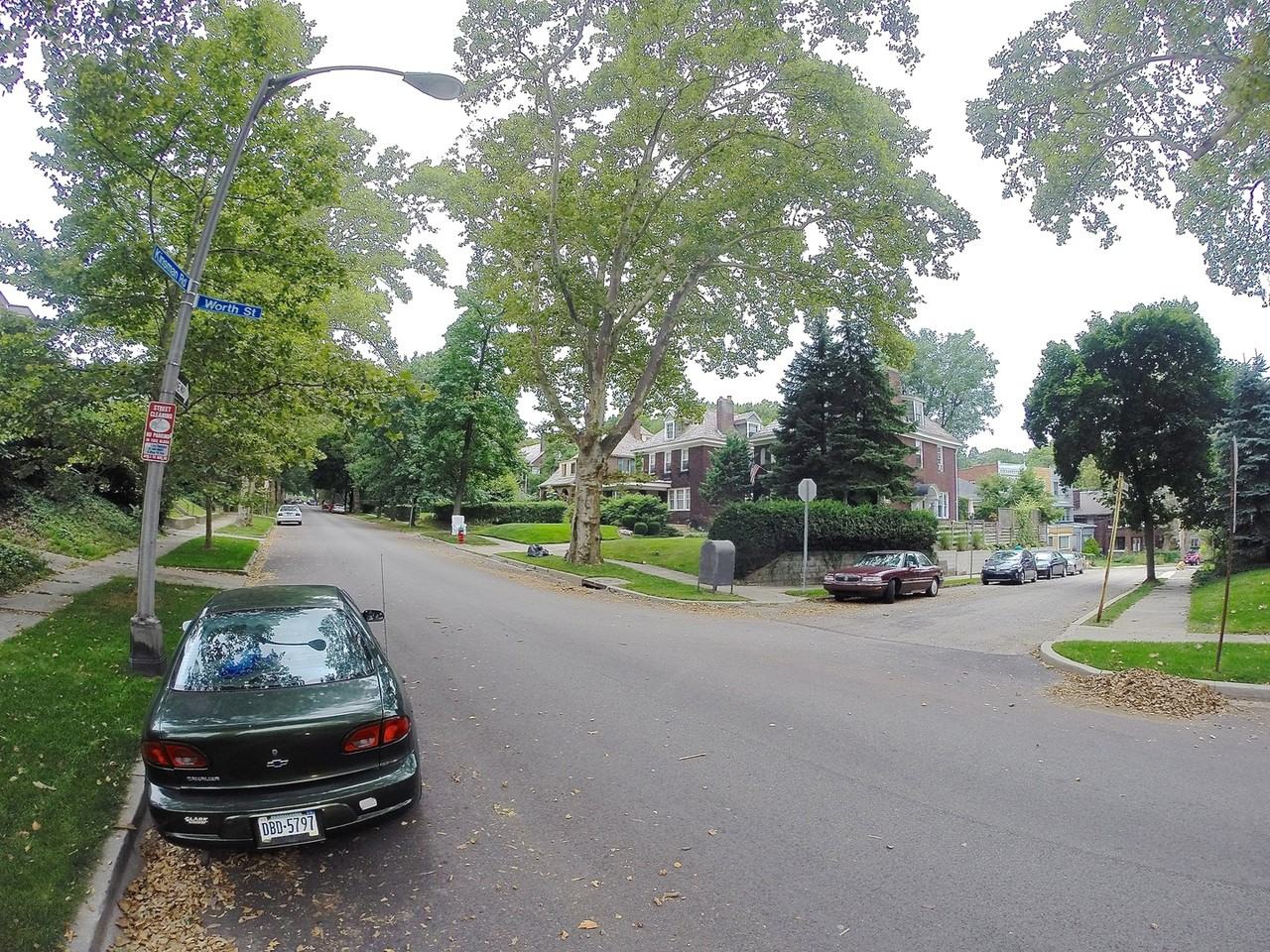 608 Worth St - Photo 2 of 17