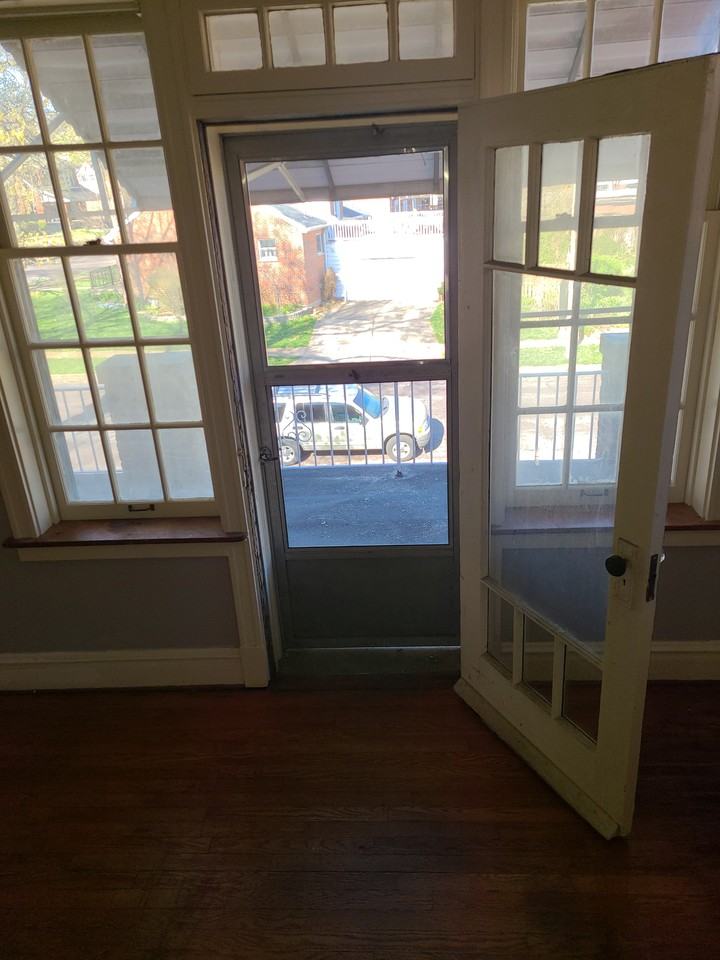 808 Pennsylvania Ave - Photo 3 of 15