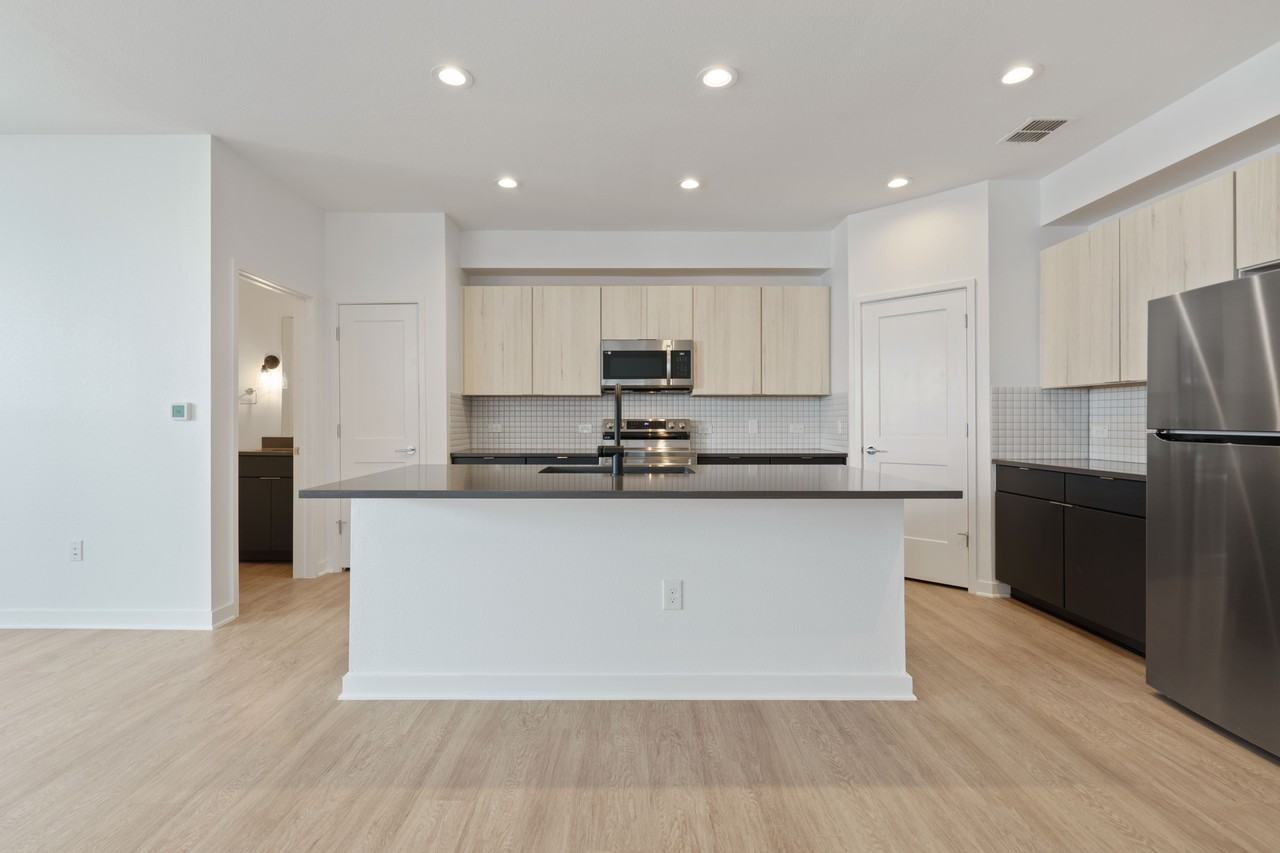 7601 Cooper Ln #4 - Photo 7 of 30
