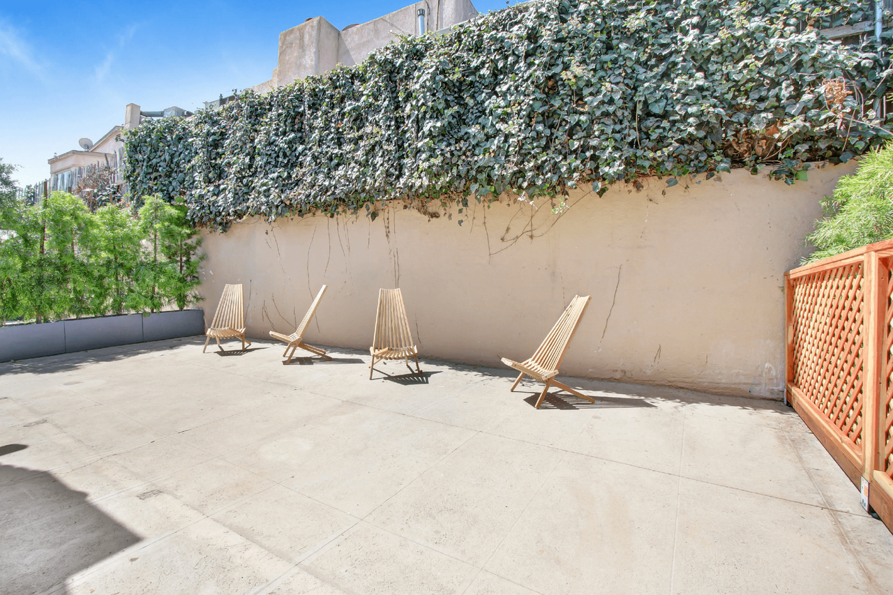 Sunset Apartments - Photo 5 of 12