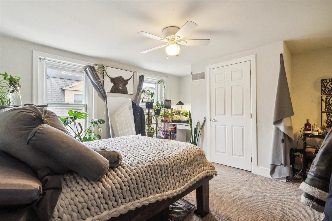 The Residence at 158 - Photo 3 of 15