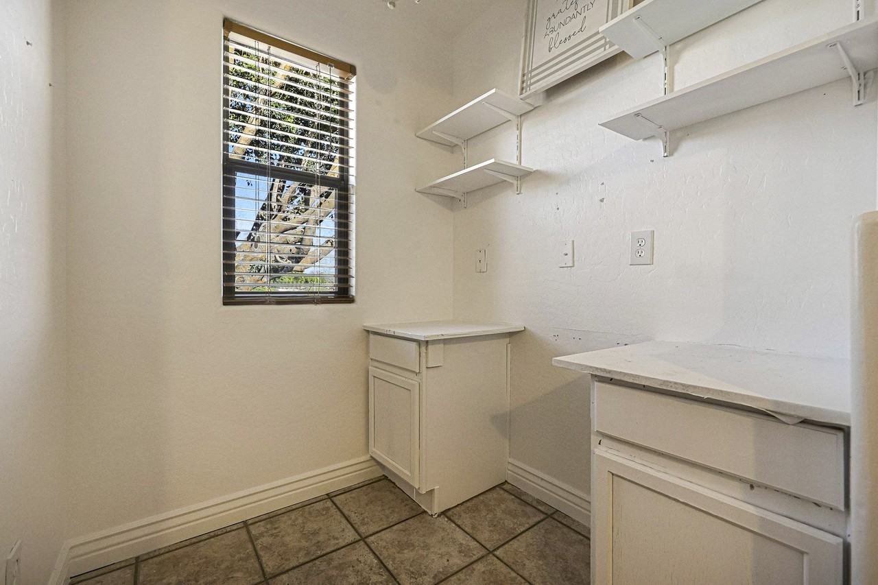 S Chatsworth - Photo 5 of 14