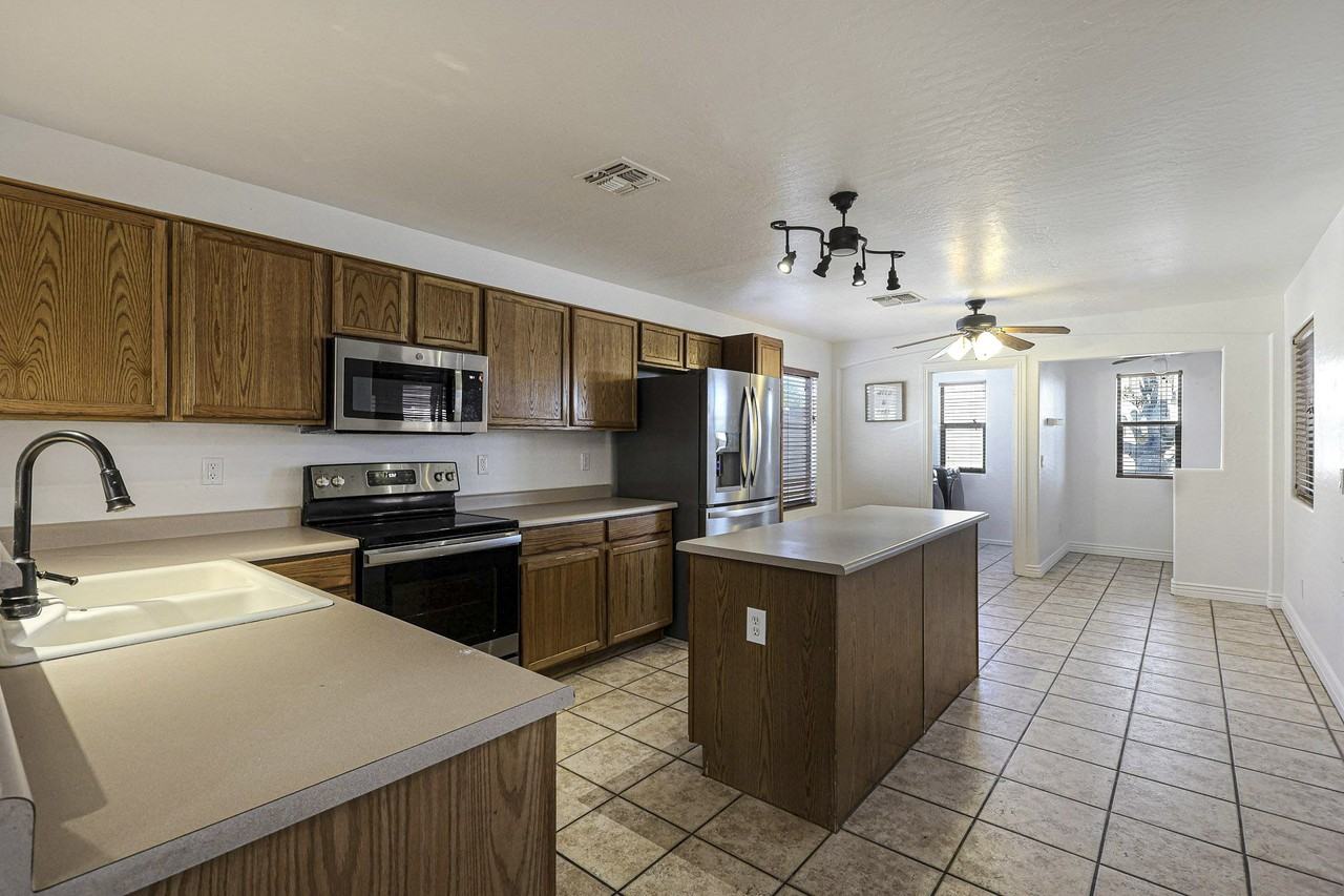 S Chatsworth - Photo 6 of 14