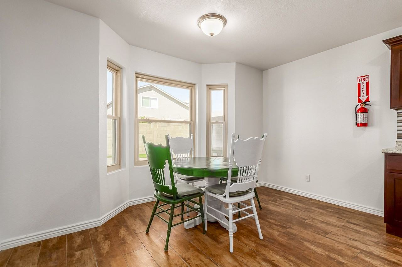 W Turquoise Ave - Photo 4 of 10