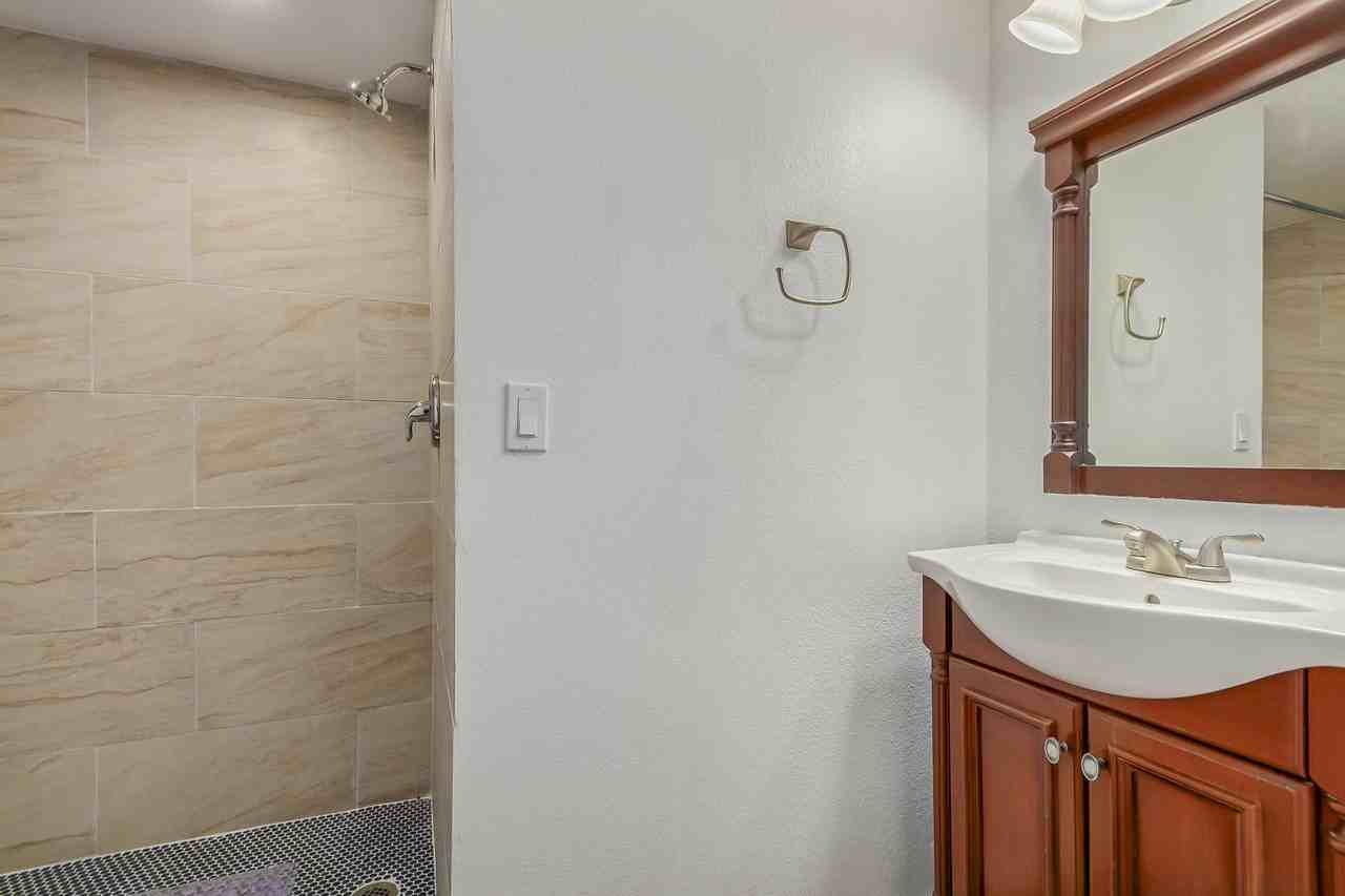 W Turquoise Ave - Photo 5 of 10