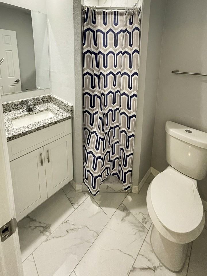 Bentley St - Photo 4 of 11