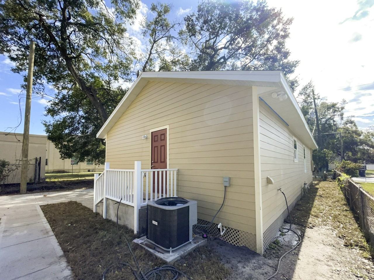 Bentley St - Photo 7 of 11