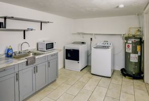 featured image of Queen St S