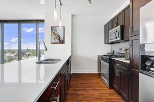 featured image of 1225 N Wells St #3-2