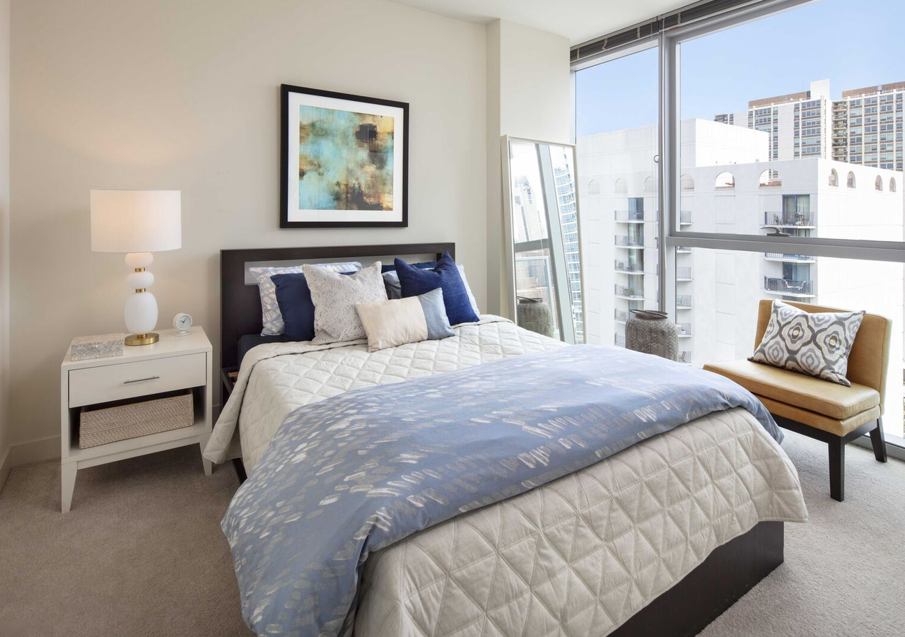 1225 N Wells St #3-2 - Photo 4 of 10