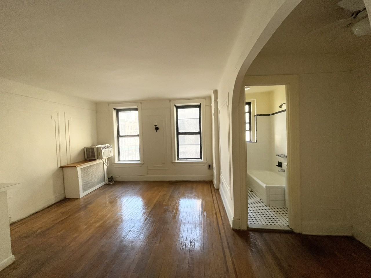 E 52nd St & 1st Ave. 3B, New York, NY 10022 Studio Apartment for