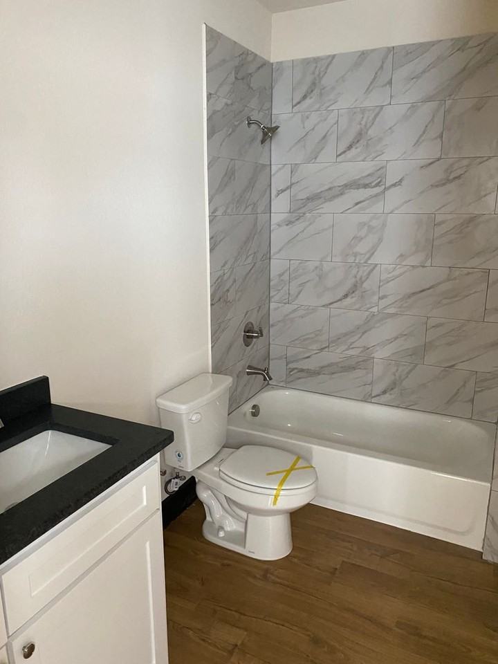 1083 Deer Ln - Photo 3 of 15