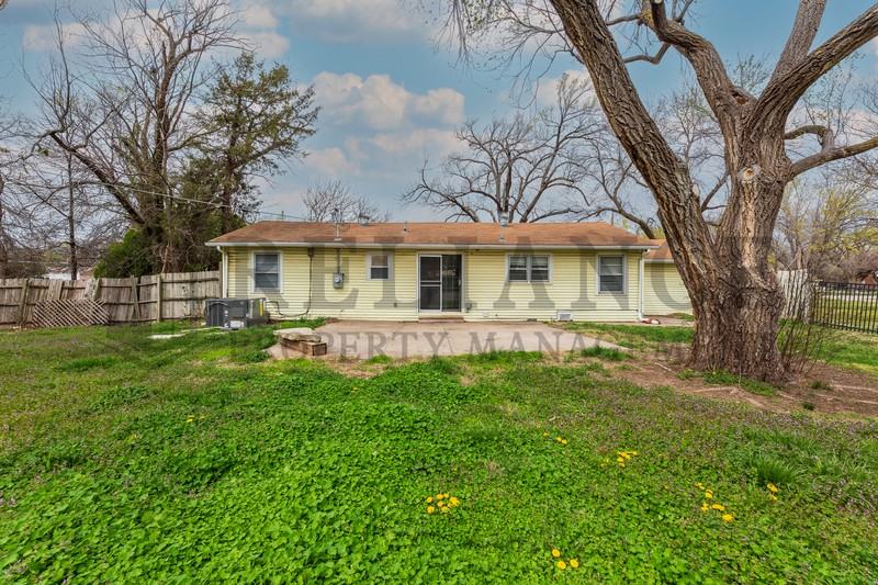 216 N Tyler Rd - Photo 2 of 19