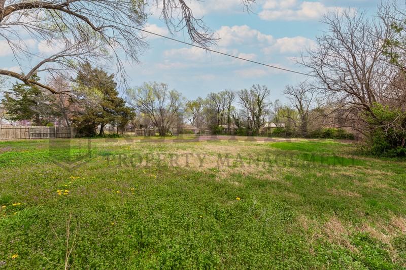 216 N Tyler Rd - Photo 3 of 19